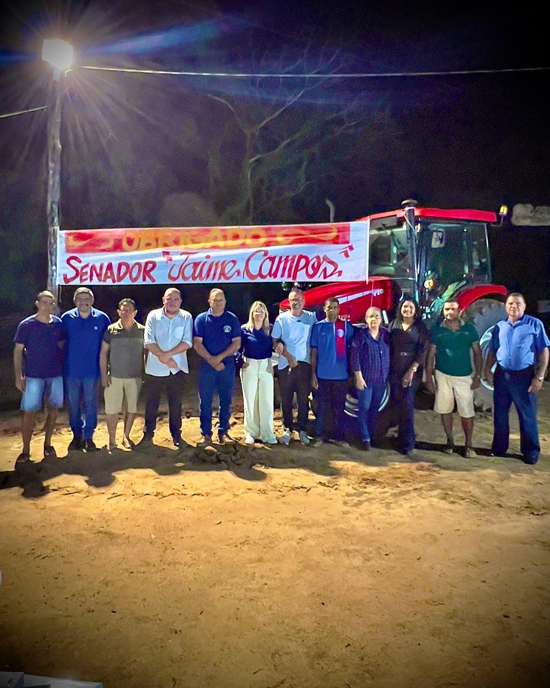 Prefeitura entrega trator e implementos agrícolas para associação rural em Araputanga 7 21667 gb 21667 fd4274c82a12860a87d85e4add6a8 Página Press