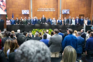 57df07649578fc450e2ad3cf67ade08a69cc37b8af563 Página Press
