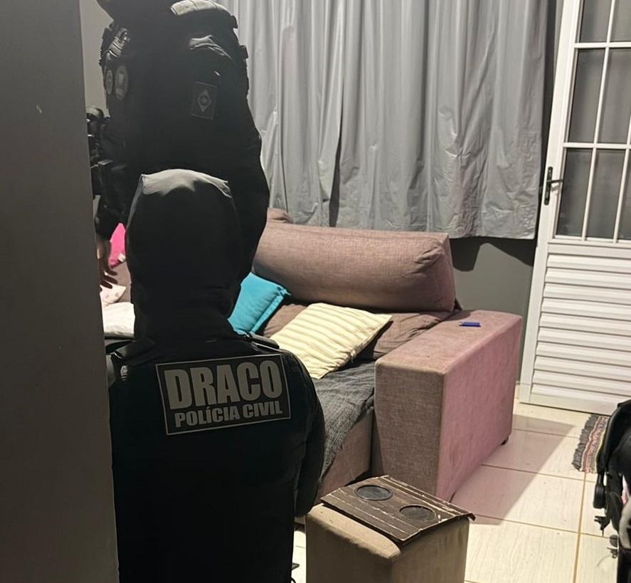 Ação contra facção cumpre mandados por tráfico, armas e lavagem de dinheiro 2 WhatsApp Image 2026 04 23 at 06.23.13 Página Press