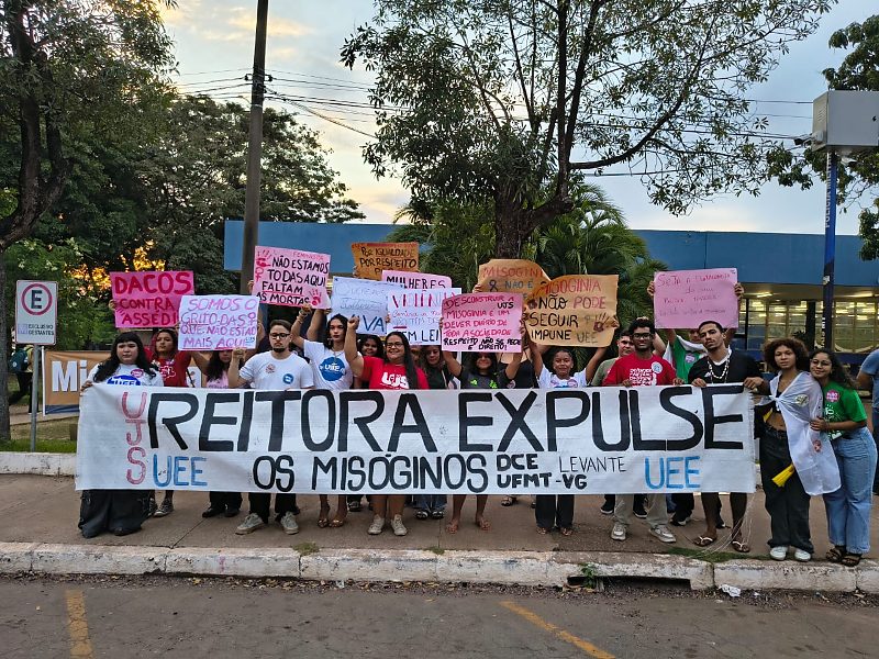 Ato na UFMT cobra expulsão de alunos investigados por lista de "estupráveis" 1 7e4f4c619cf3aedcc2928aace54f1e3a rdnews com br Página Press
