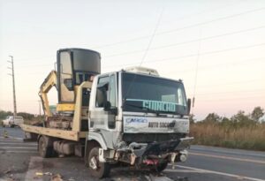 Homem e duas crianças morrem em colisão entre carro e caminhão em rodovia 1 WhatsApp Image 2026 06 30 at 08.11.26 Página Press