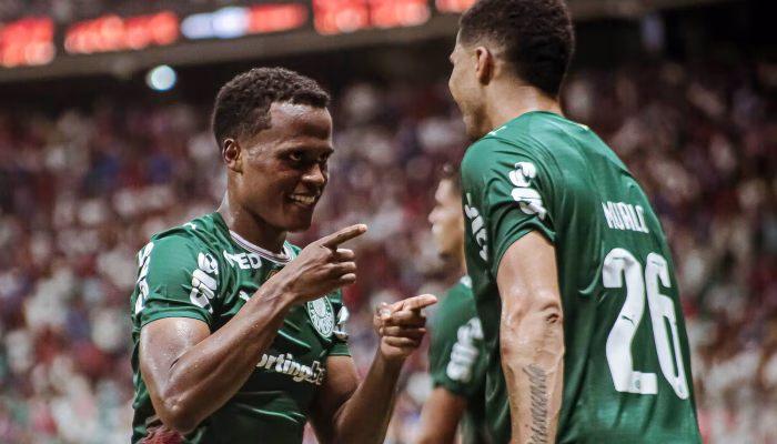 Jhon Arias comemora gol contra o Bahia, na Fonte Nova
JOÃO AURÉLIO/PERA PHOTO PRESS/ESTADÃO CONTEÚDO