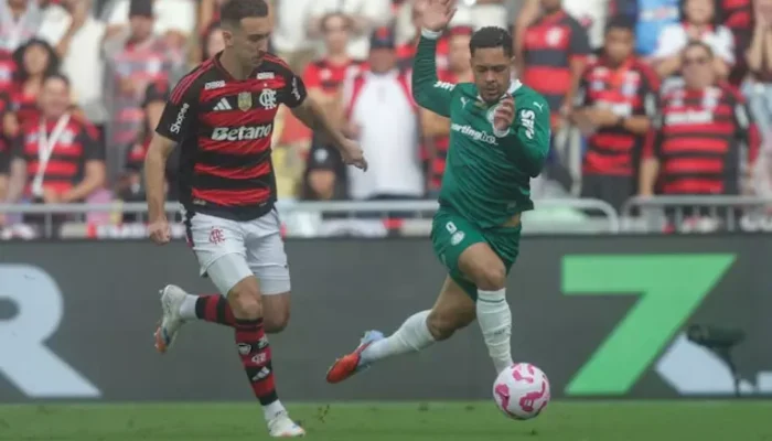 Palmeiras e Flamengo decidem Libertadores e Brasileirão até o final desta temporada.
Foto: Pedro Kirilos/Estadão / Estadão