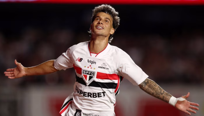 Ferreirinha comemora seu segundo gol, no Morumbi
Jean Carniel/Reuters - 04.04.2026