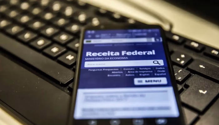 Uma das novas regras confirmadas foi a isenção para quem ganha até R$ 5.000
Marcello Casal jr/Agência Brasil/Arquivo
