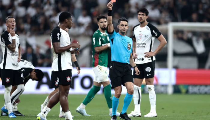 Timão segurou o empate mesmo com desvantagem numérica
MARCELLO ZAMBRANA/AGIF - AGÊNCIA DE FOTOGRAFIA/ESTADÃO CONTEÚDO - 12.04.2026