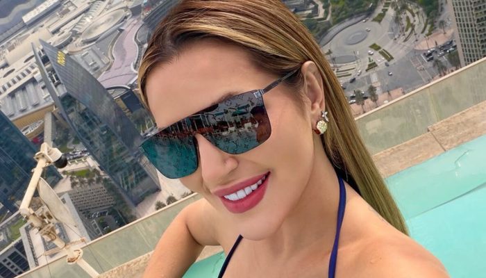 de-fio-dental-deolane-bezerra-coloca-bumbum-para-jogo-durante-viagem