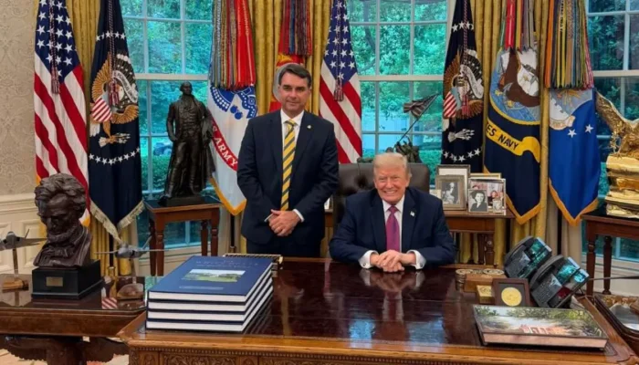 O senador Flávio Bolsonaro (PL-RJ) e o presidente dos Estados Unidos, Donald Trump
Foto: Reprodução/Instagram